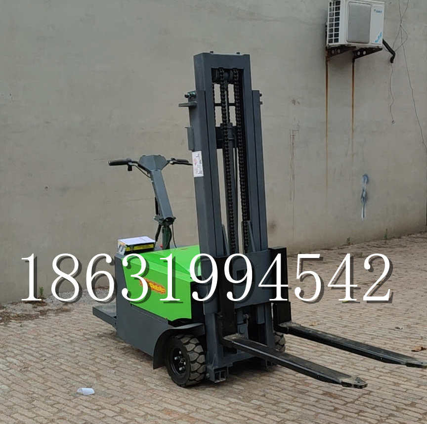 前郭尔罗斯蒙古族自治县优程全电动叉车插腿式堆高车液压装卸车1.5吨升高小型站驾式铲车